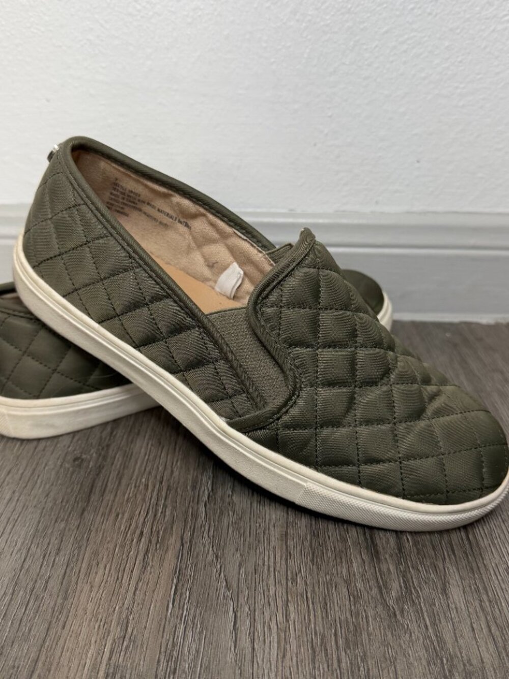 Mossimo Supply Women’s Slip On Shoes Size 7 Olive Green Quilted Casual